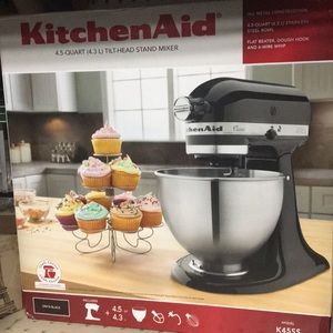 Kitchen aid 4.5 quarts stand mixer